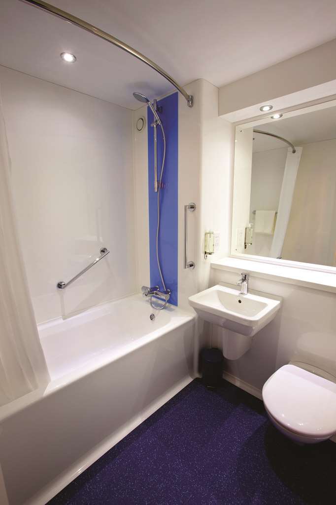 Travelodge Ely Habitación foto